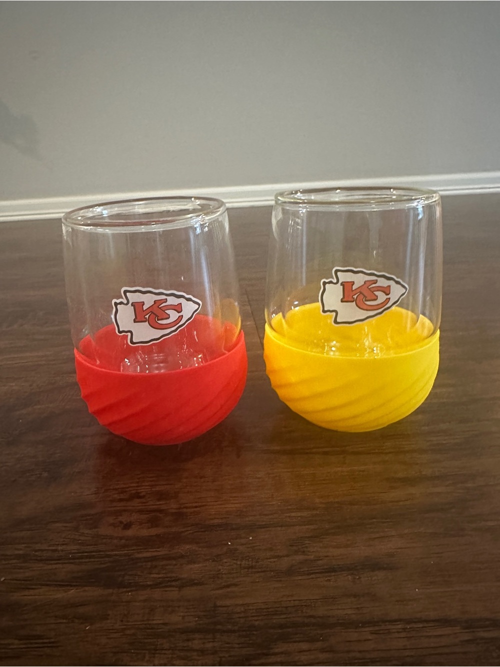 Silicone Base Stemless Glasses - Red and Yellow (2-Pack)